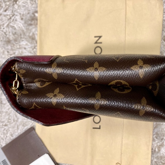 LOUIS VUITTON Chain Monogram in Aurore - Picture 5 of 9